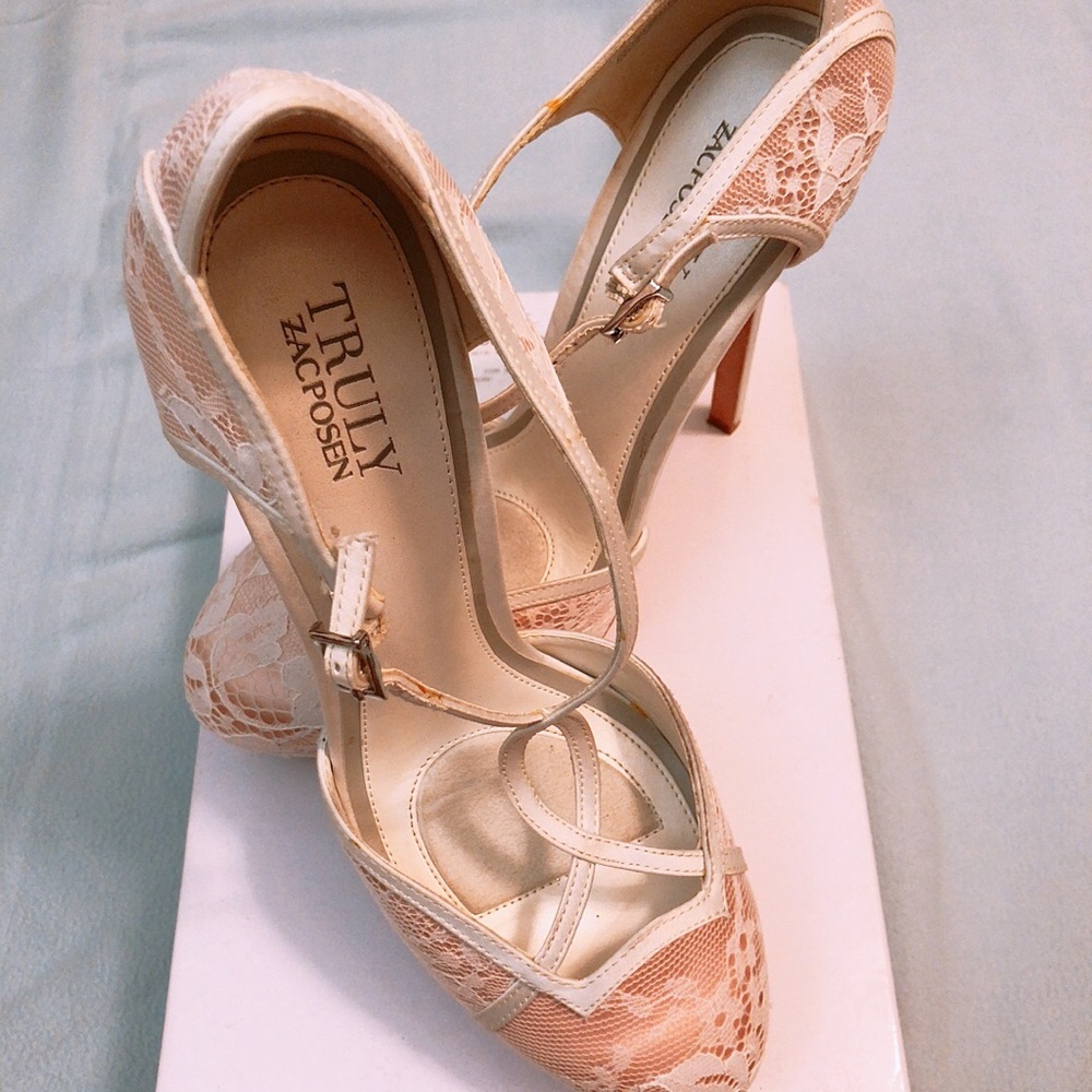 Truly Zacposen wedges size 7